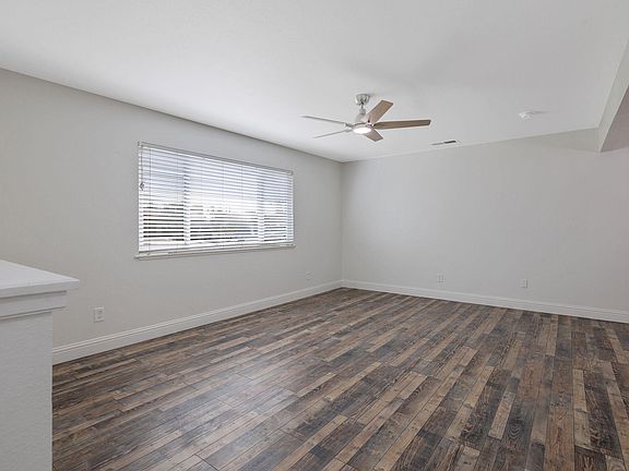 3rd image of 936 W Harter Avenue