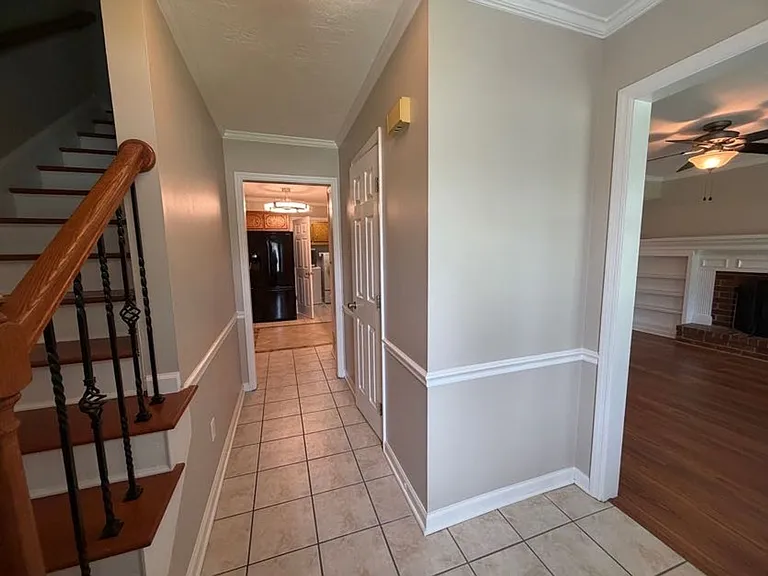 193 Amelia Dr W — Photo 4