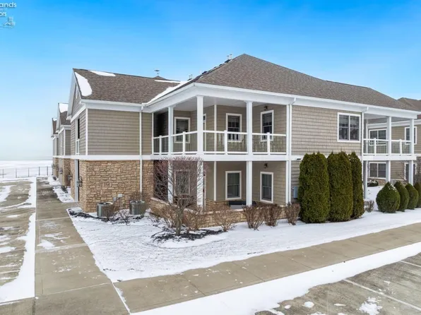 3173 N Beach Towne Ct, Pt Clinton, OH 43452