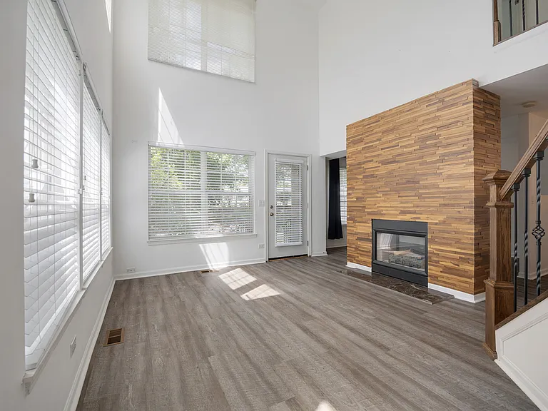54 Egg Harbour Ct — Photo 11