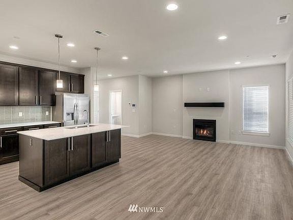5th image of 4118B 208th Pl SE Unit B