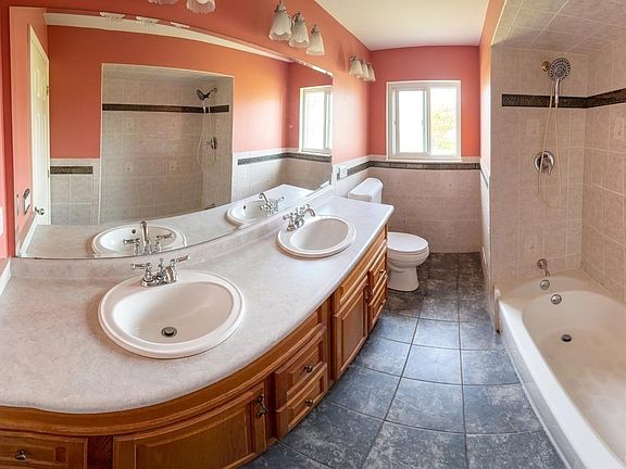 5th image of 31496 Roan Dr