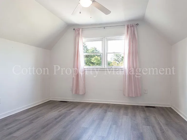 824 Haymarket Ln — Photo 28