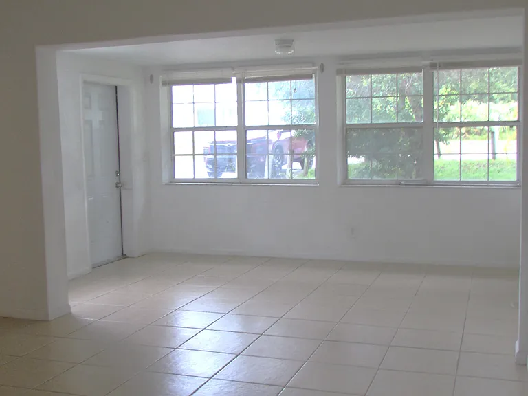 1775 NE Dixie Hwy — Photo 3