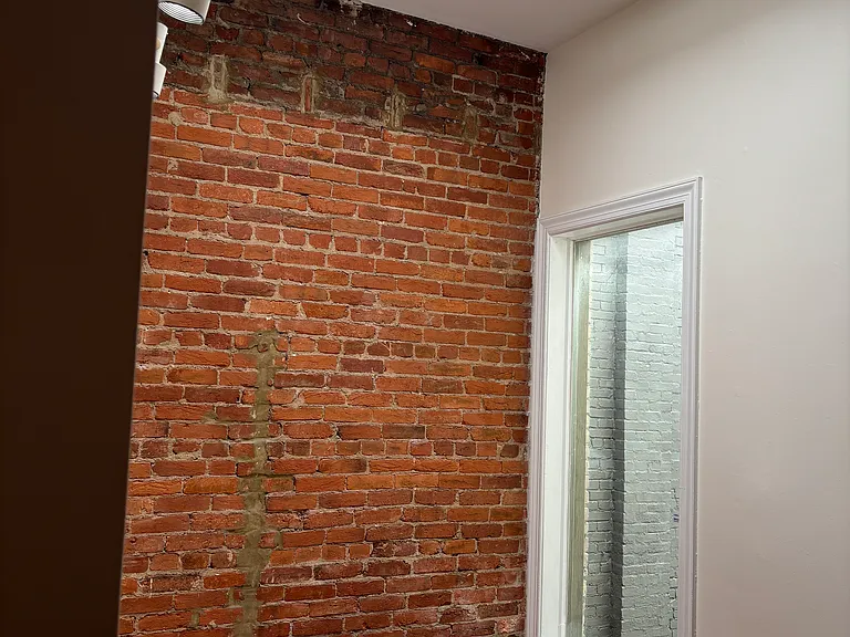 1022 G St NE — Photo 14
