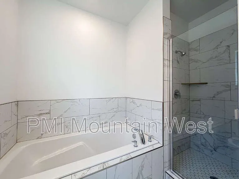 506 W 2200 N — Photo 23