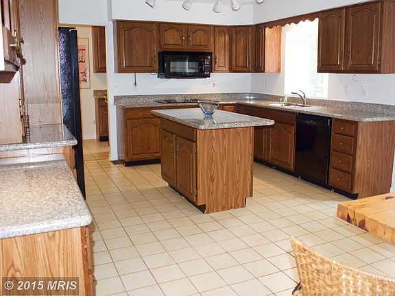 3rd image of 1044 Stonington Dr