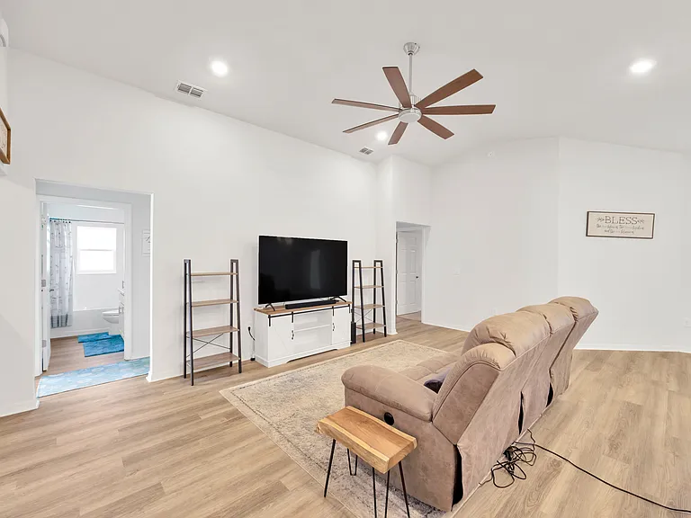 1072 Aruba Ave — Photo 13