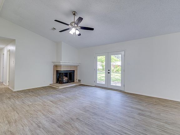 4th image of 423 Birchwood Dr