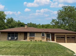 106 Donald Ct, East Peoria, IL 61611
