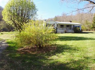 98 Blossomtown Dr, Franklin, NC 28734