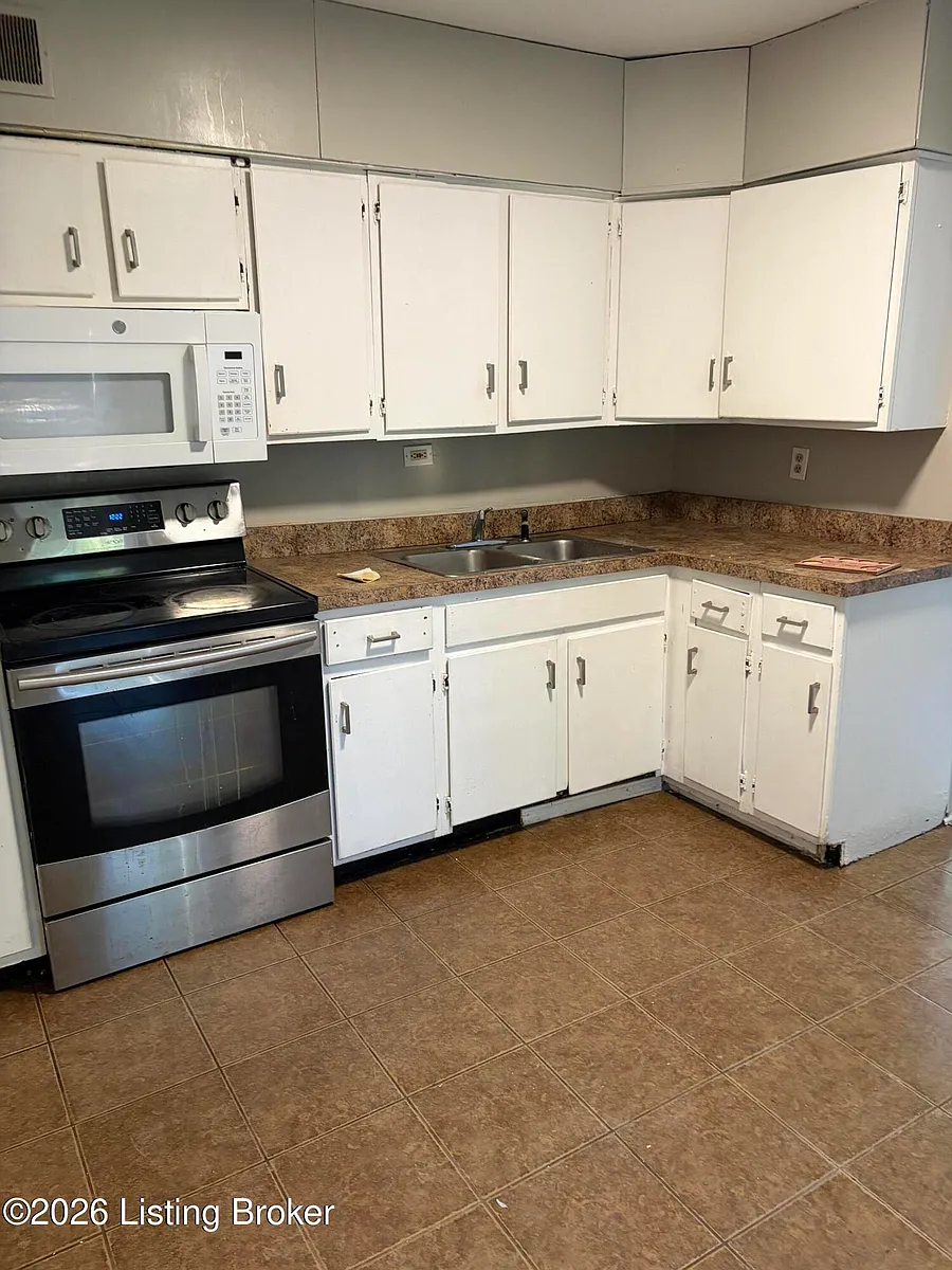 Building Photo - 9219 Aristides Dr