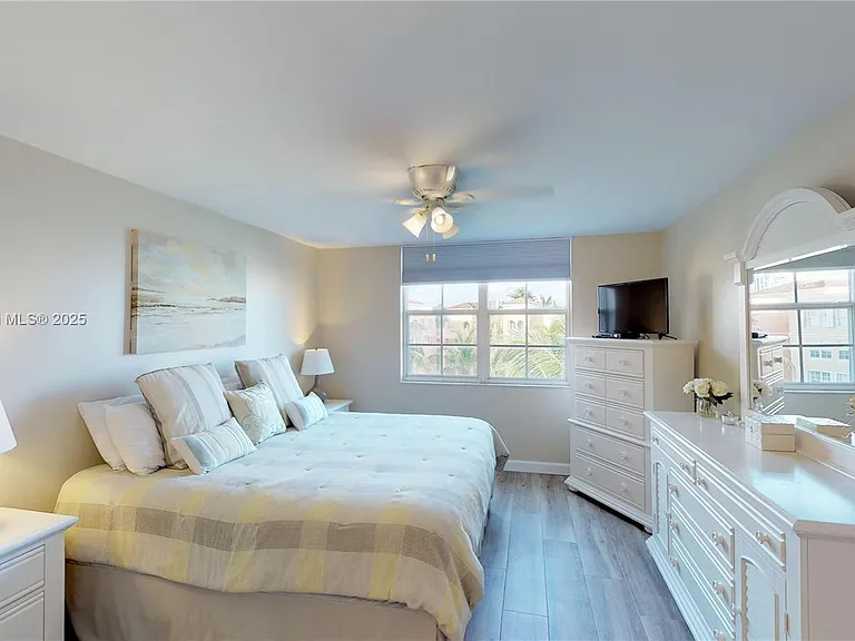 19701 E Country Club Dr #5606 — Photo 14