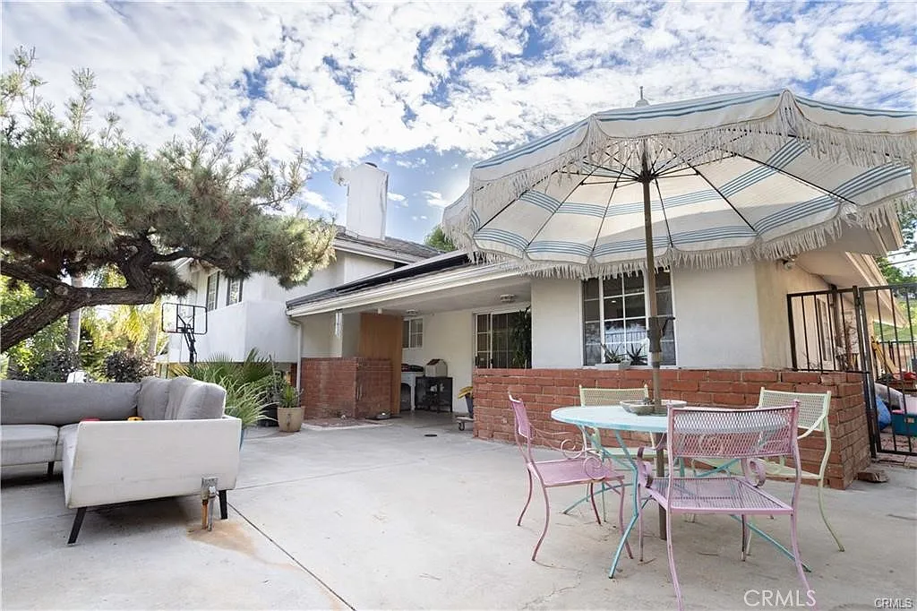 4 bed, 1760 sqft, $5,000 — Photo 1