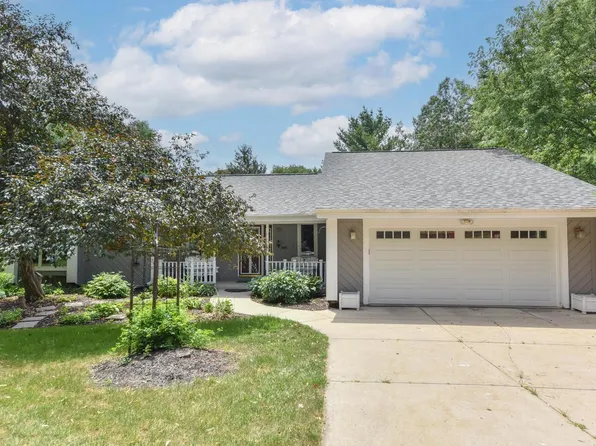 N71W27107 Meadow Wood LANE, Lisbon, WI 53089