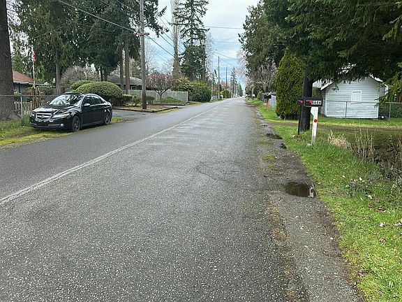 5th image of 8646 E D St