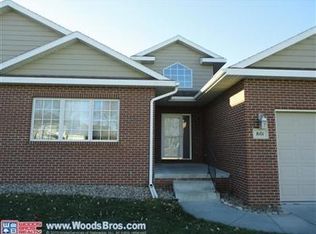 8101 E Pointe Rd, Lincoln, NE 68506