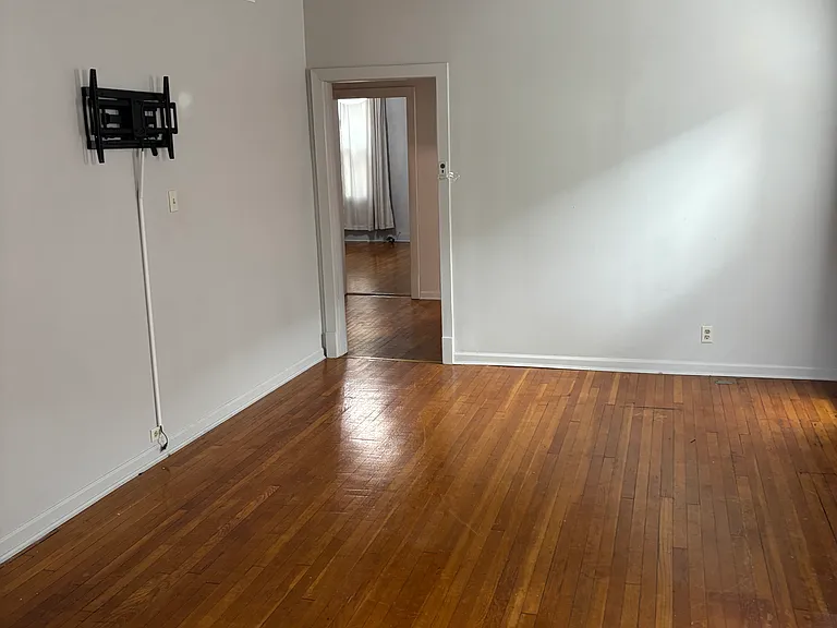 6187 Pershing Ave — Photo 8