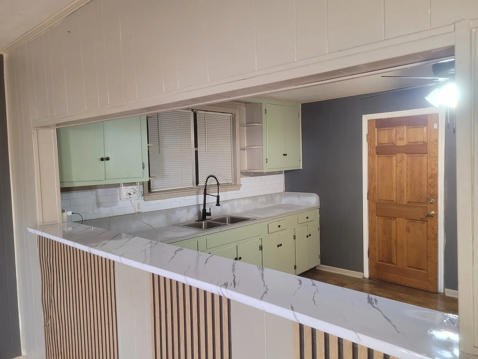 3 bed, 1210 sqft, $1,400 — Photo 2