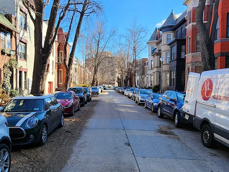 1758 Swann St NW #B — Photo 3