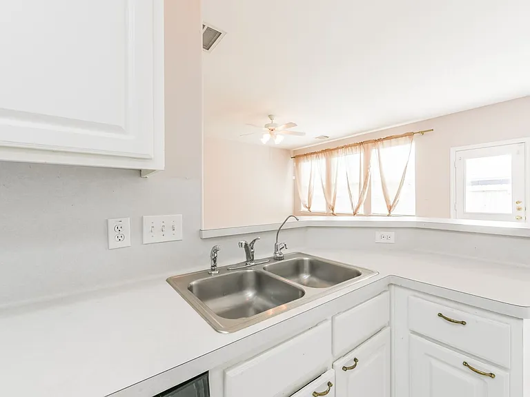 6326 Veranda Green Trl — Photo 16