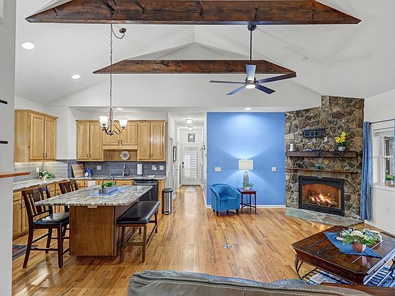 4th image of 340 Country Mountain Ridge Dr