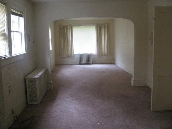 5th image of 840 Madison Ave NW