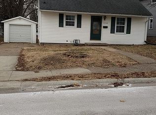 2104 Iowa Ave, Clinton, IA 52732