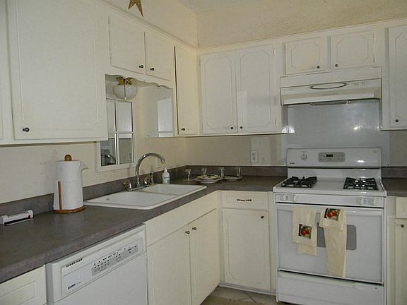 3rd image of 9028 Kempwood Dr