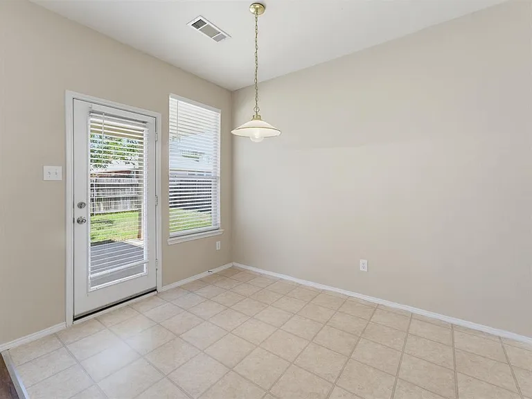 4105 Capstone Dr — Photo 8