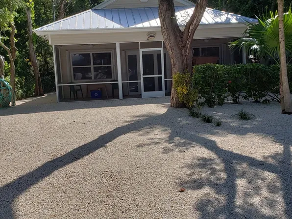 150 Apache St, Plantation Key, FL 33036