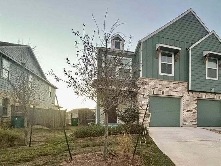 176 Andross Ln — Photo 2