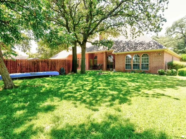 1540 Spinnaker Ln, Azle, TX 76020