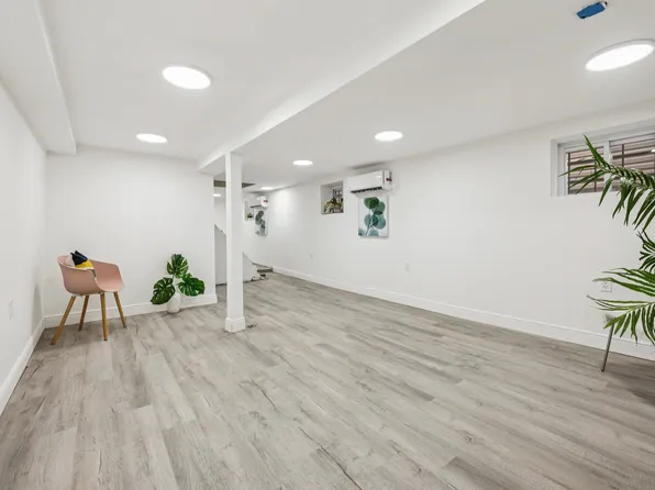 299 Claremont Avenue image 25 of 44