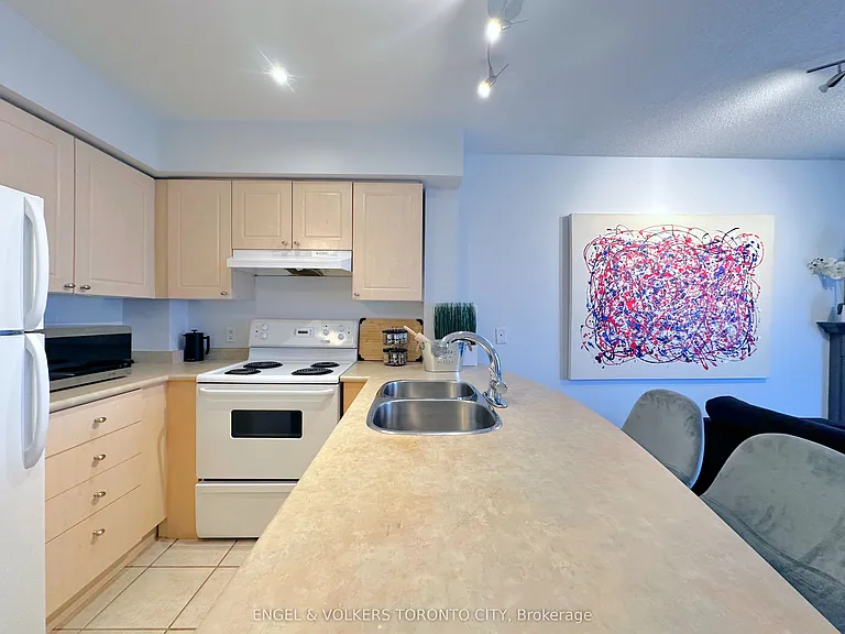 12 Sudbury St #603 — Photo 14