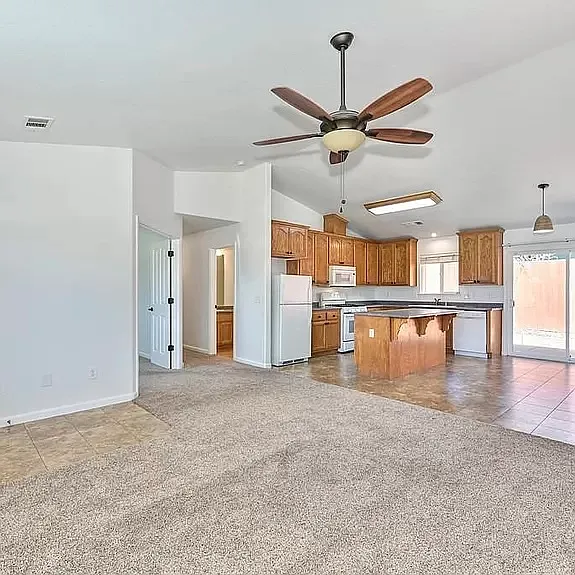 18485 Empire St — Photo 2