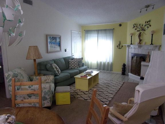 2nd image of 1528 Franklin Cir