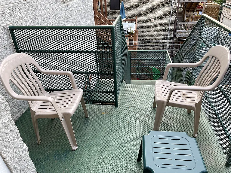 2034 N Damen Ave #2R — Photo 16