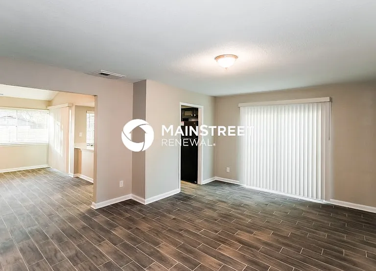 514 Stroud Ln — Photo 4