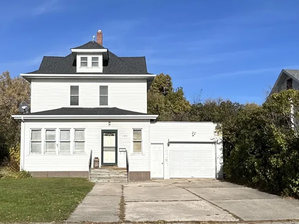 105 E Nelson Ave, Warren, MN 56762