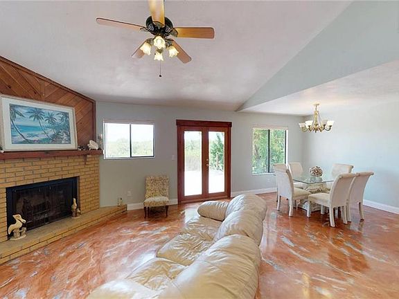 5th image of 4200 Saxon Dr