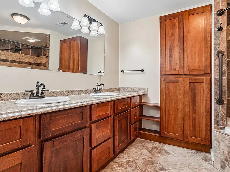 166 Mount Royal Dr — Photo 17