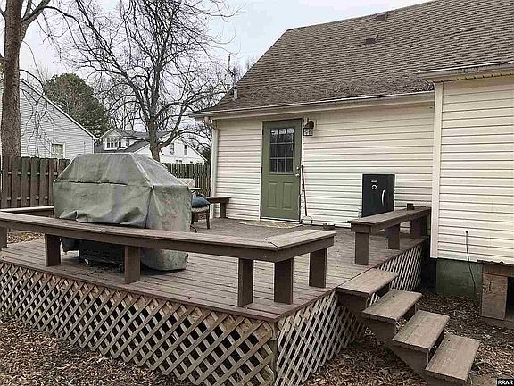 4th image of 803 Pierce St