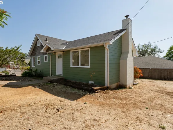 1246 NW Hicks St, Roseburg, OR 97470