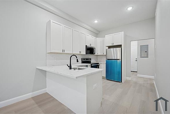 1st image of 103 N 63rd St #5