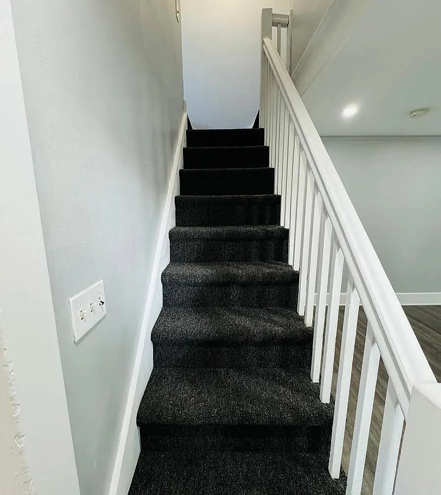 2 bed, 700 sqft, $1,900 — Photo 3