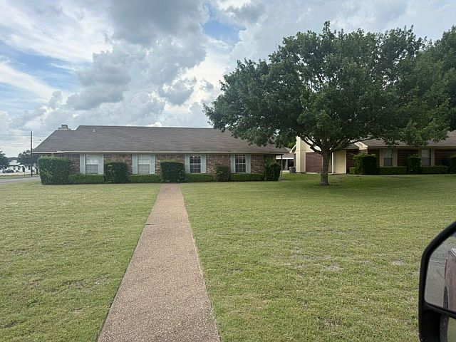 1st image of 9202 Woodgate Cir W