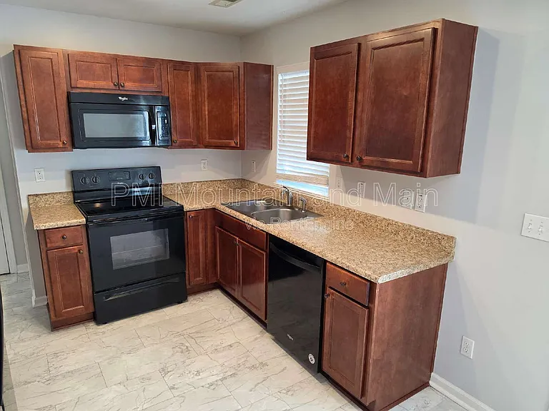 25 Barnett Shoals Dr — Photo 9