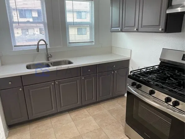 920 N. Washington in Long Beach!, 920 N Washington Pl APT 4, Long Beach, CA 90813