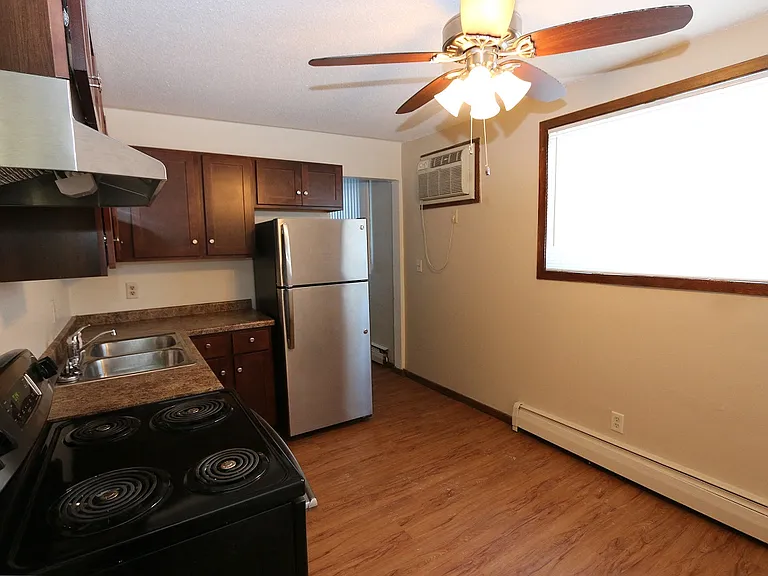 Alpine Apartments — Photo 9